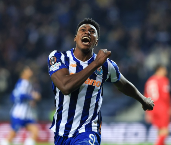 英超雙雄競(jìng)逐：阿格霍瓦轉(zhuǎn)會(huì)風(fēng)云起