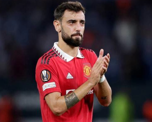 曼聯(lián)重建進(jìn)行時(shí)：陣容調(diào)整與轉(zhuǎn)會(huì)風(fēng)云