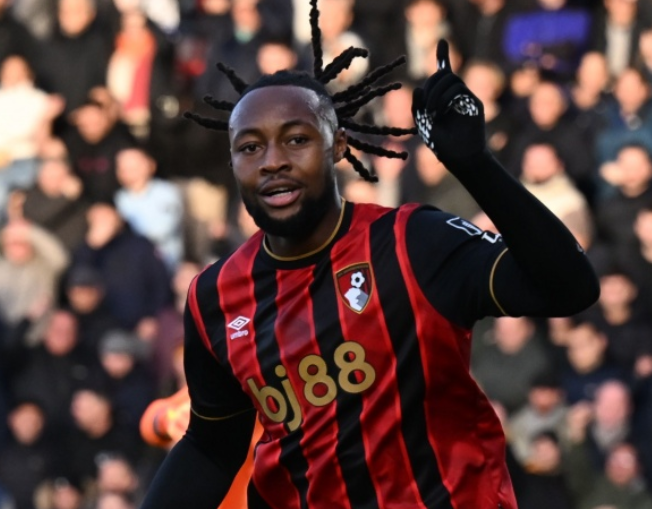 曼城冬窗轉(zhuǎn)會動態(tài)：引援、出售與租借的多面布局