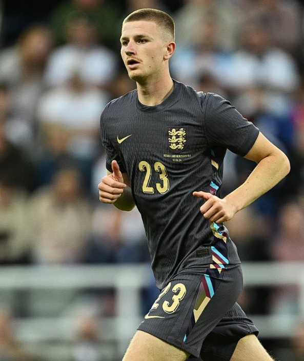 多隊競逐亞當(dāng)&middot;沃頓：轉(zhuǎn)會市場風(fēng)云下的權(quán)衡與博弈